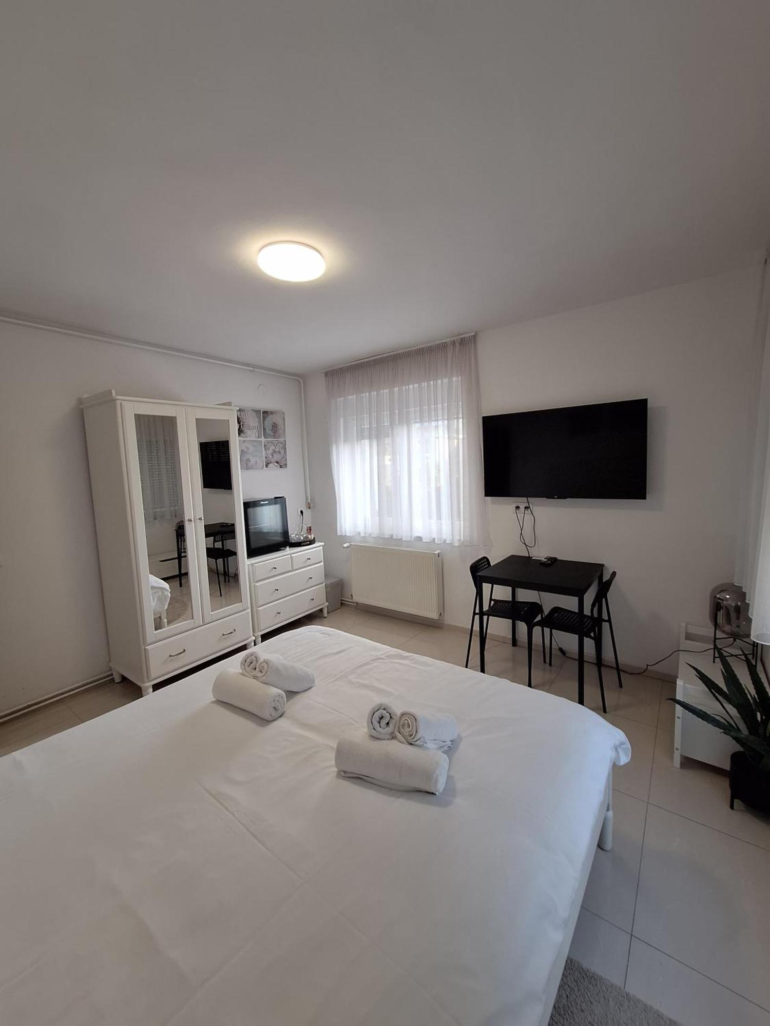 Comfort Rooms Remiza - Free Private Parking - Self Check-In Zagrzeb Zewnętrze zdjęcie